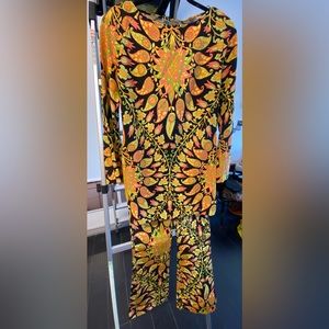 Matching Zara printer SET flare bottoms, tunic top